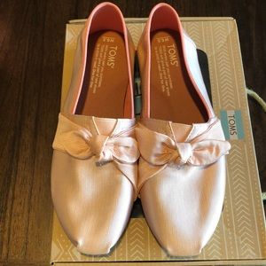 LIMITED EDITION PINK SATIN BOW TOMS